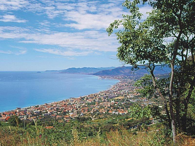 Ligure Residence Борджо-Верецци Экстерьер фото